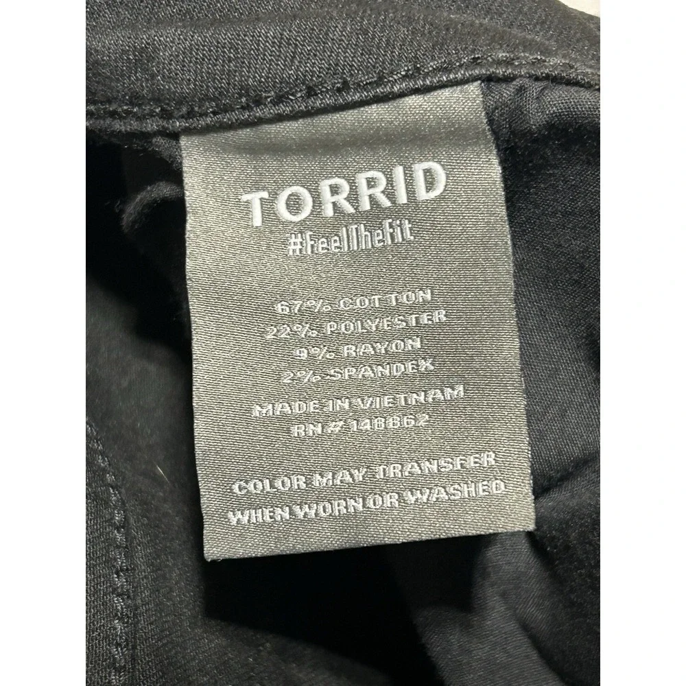 Torrid 12S Black Stiletto‎ Jeggings 3 Button Stretch Skinny Jeans Boho